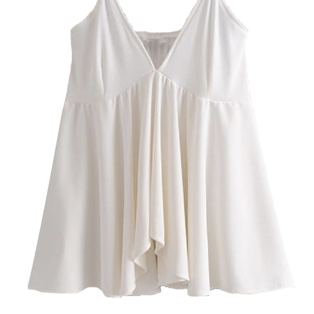 Goodnight Macaroon 'Noor' V-Neck Ruffled Strap Top